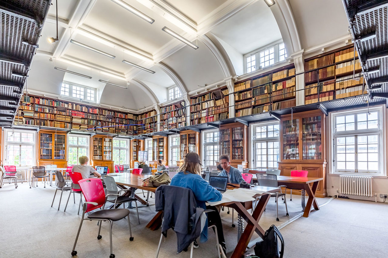 Art university. University of London Library. University of the Arts London dormitory. Piction reading Room в Ливерпуле. University Library Art.