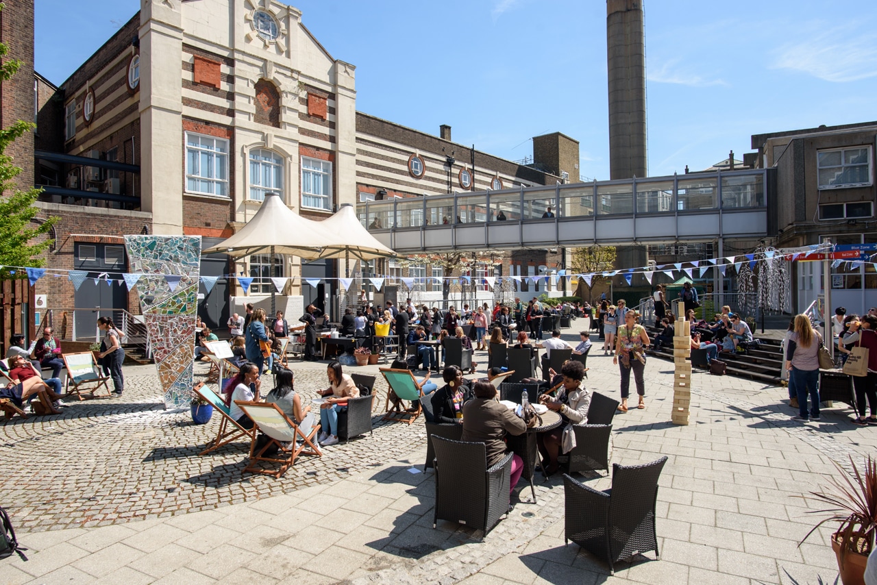 london metropolitan university campus exterior